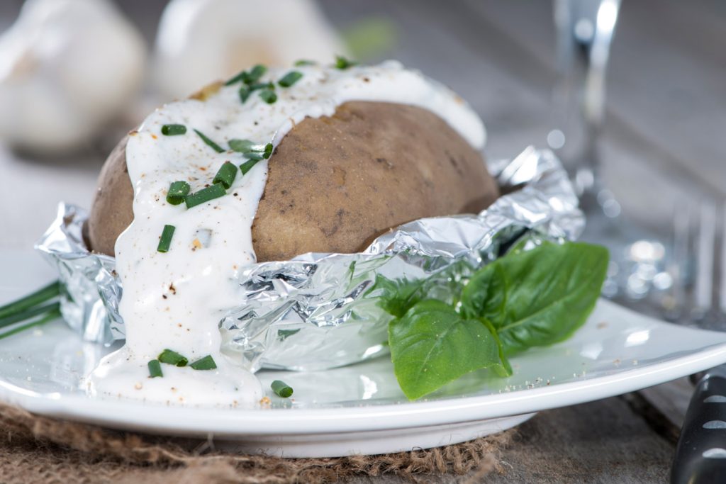 zoom sur pomme de terre au four