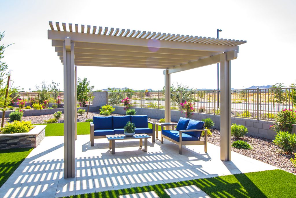 Construire une pergola : idées de design et conseils de construction