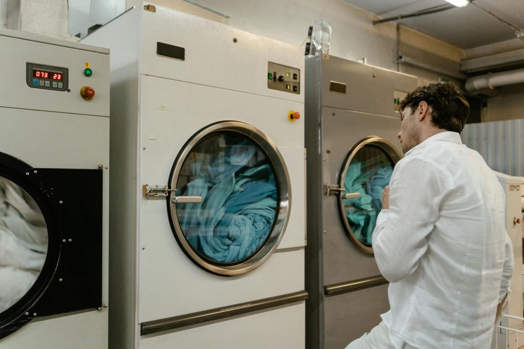 Machine à laver qui fait — machine à laver faisant un bruit fort