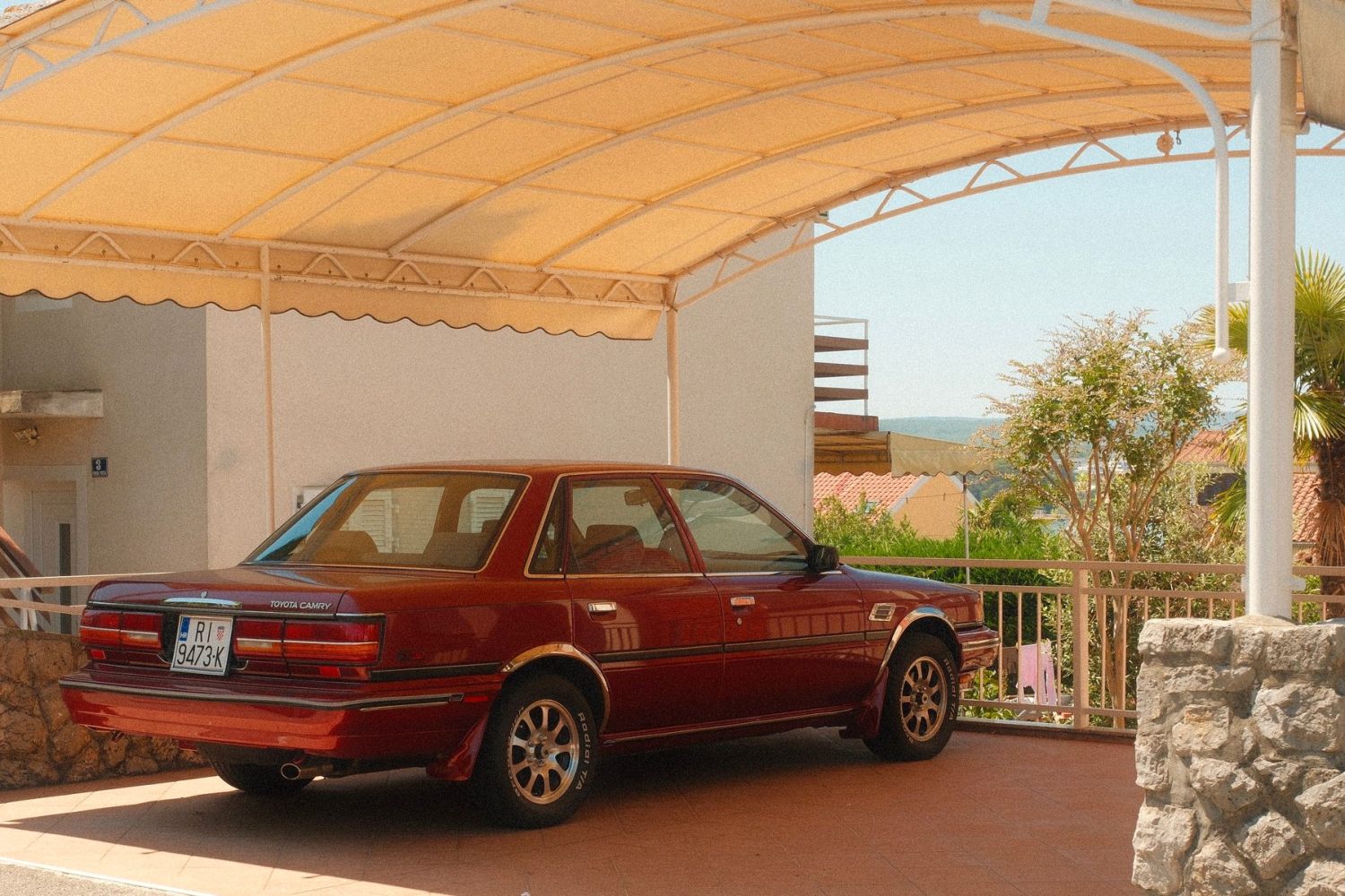 Est-ce qu’un carport est imposable ? Taxes, déclarations et exonérations