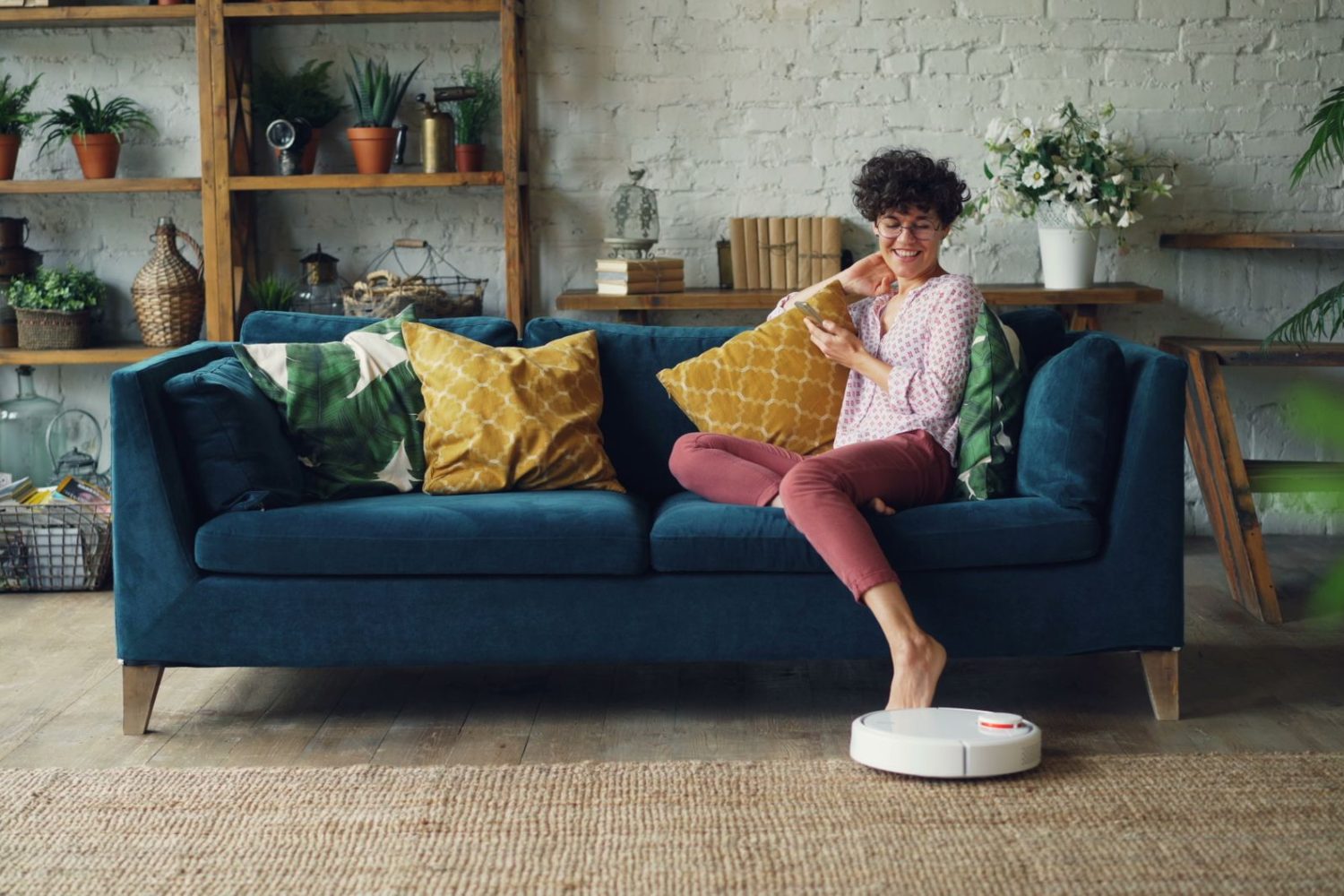 Comment nettoyer un canapé en tissu : méthodes maison efficaces