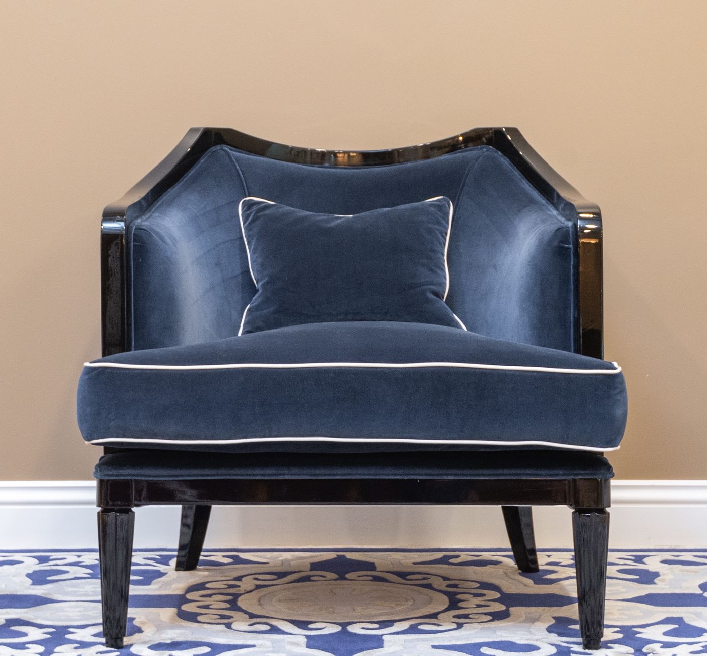 Identifier le type de velours avant de nettoyer son fauteuil sans l’abîmer — nettoyage fauteuil en velours