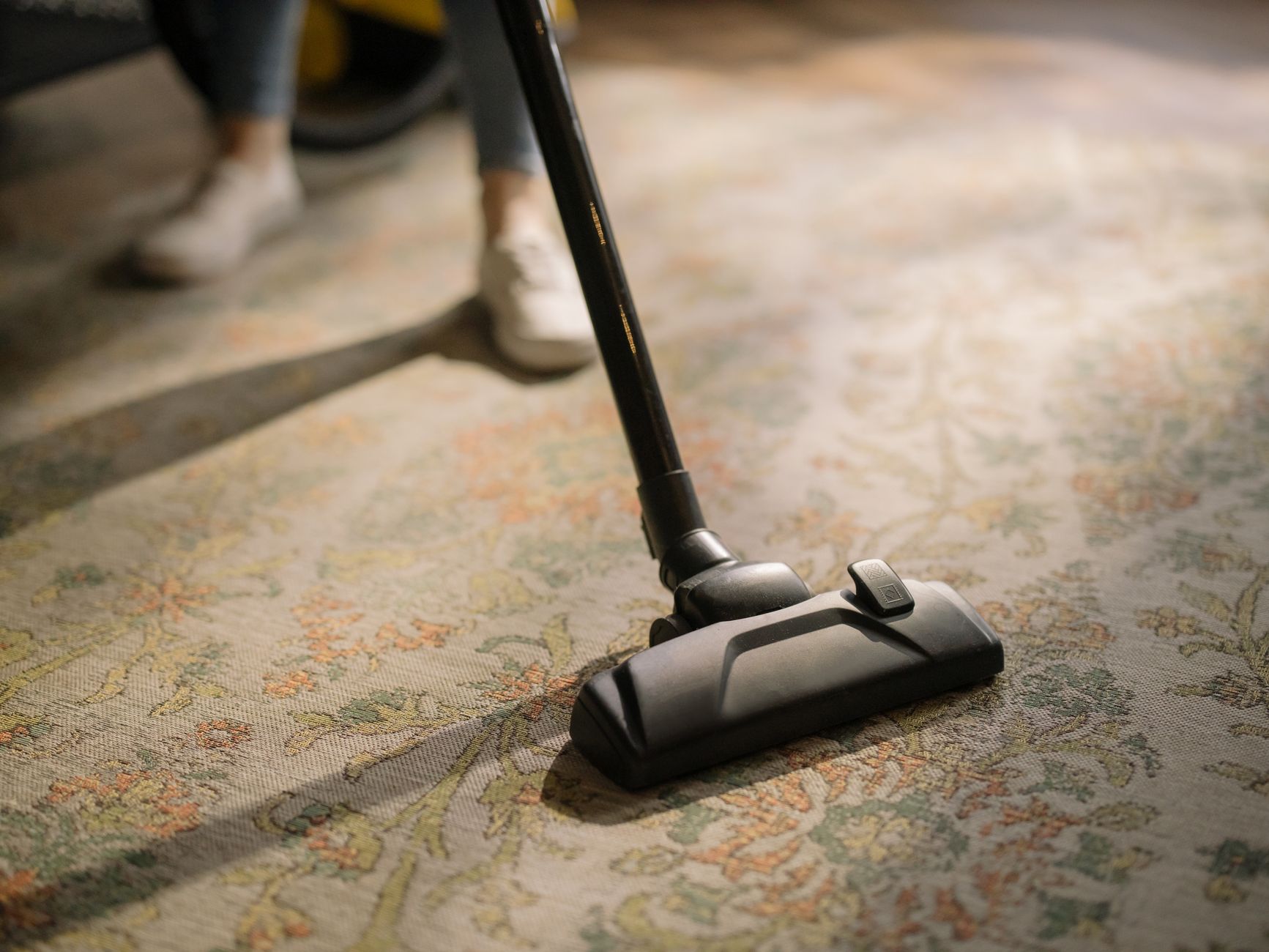 Nettoyer un tapis d’entrée au quotidien sans y passer ses soirées — tapis d'entrée propre avec aspirateur