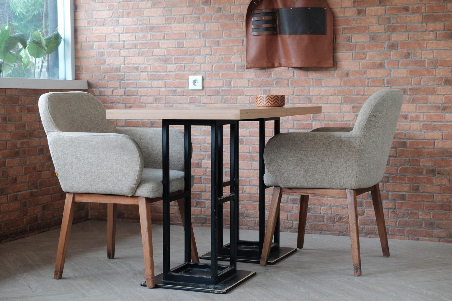 Quelle hauteur de chaise pour une table de 80 cm ?