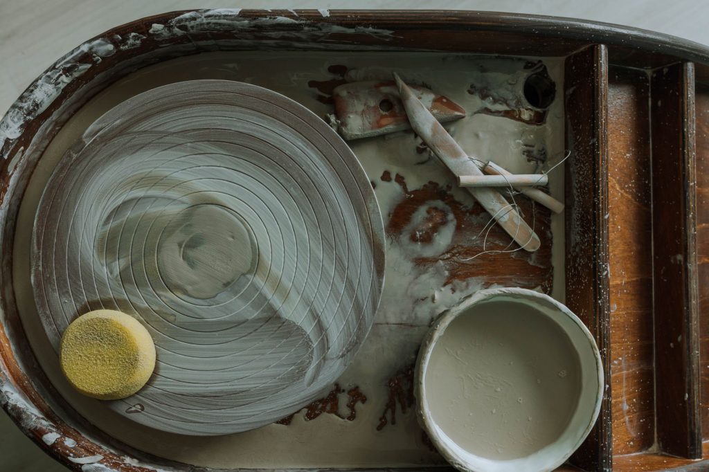 Comment commencer la poterie matériel, — outils de poterie et argile
