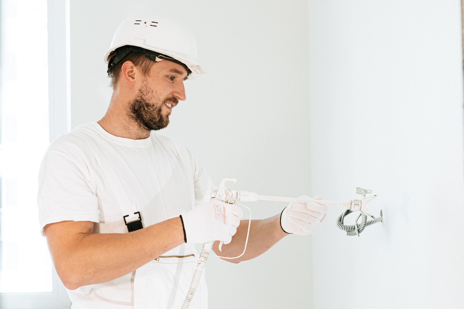 Installation domotique et installateur : comprendre les bases avant de signer — technicien installation domotique