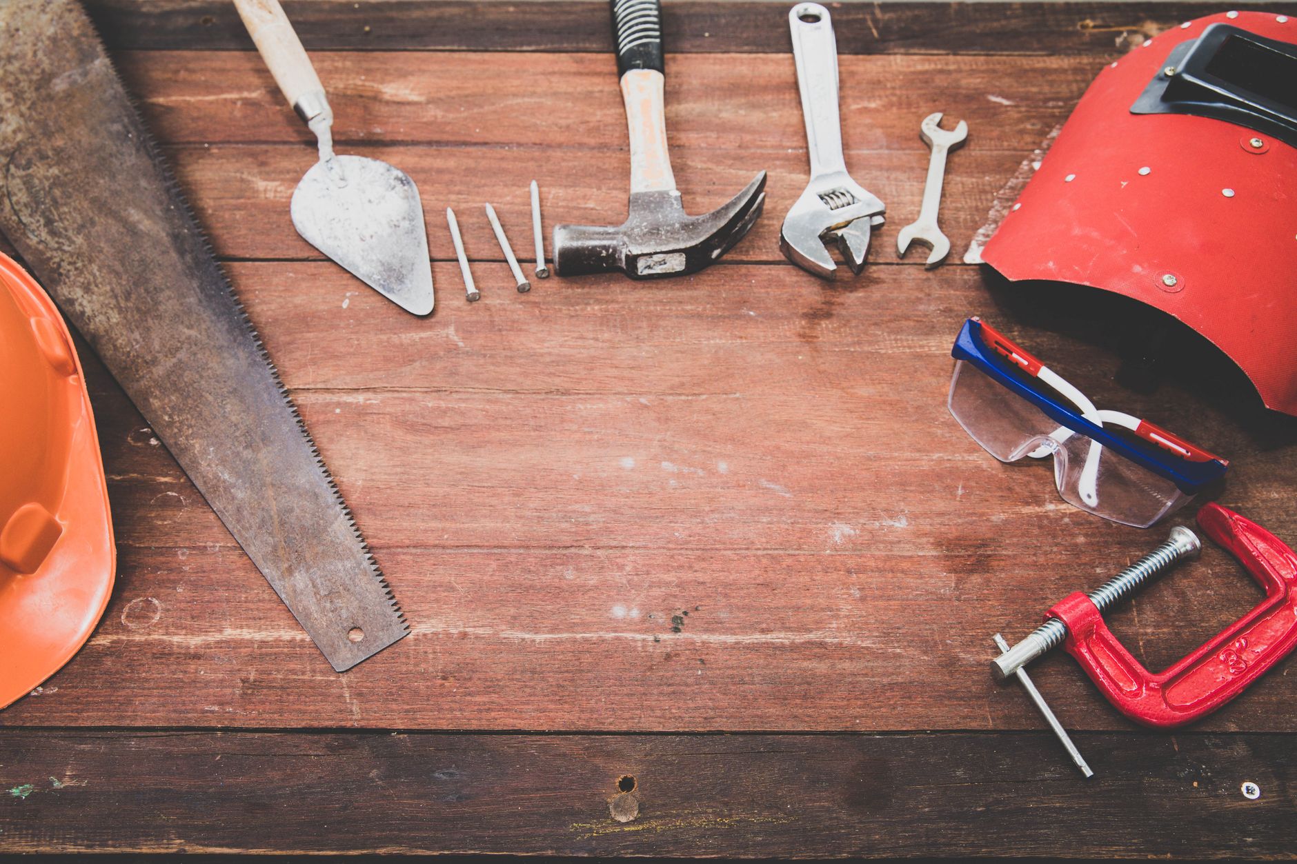 Comparatif de prix Castorama, Leroy Merlin, Brico Dépôt : qui est vraiment le moins cher sur le panier BTP ? — outils de comparaison de prix magasin bricolage