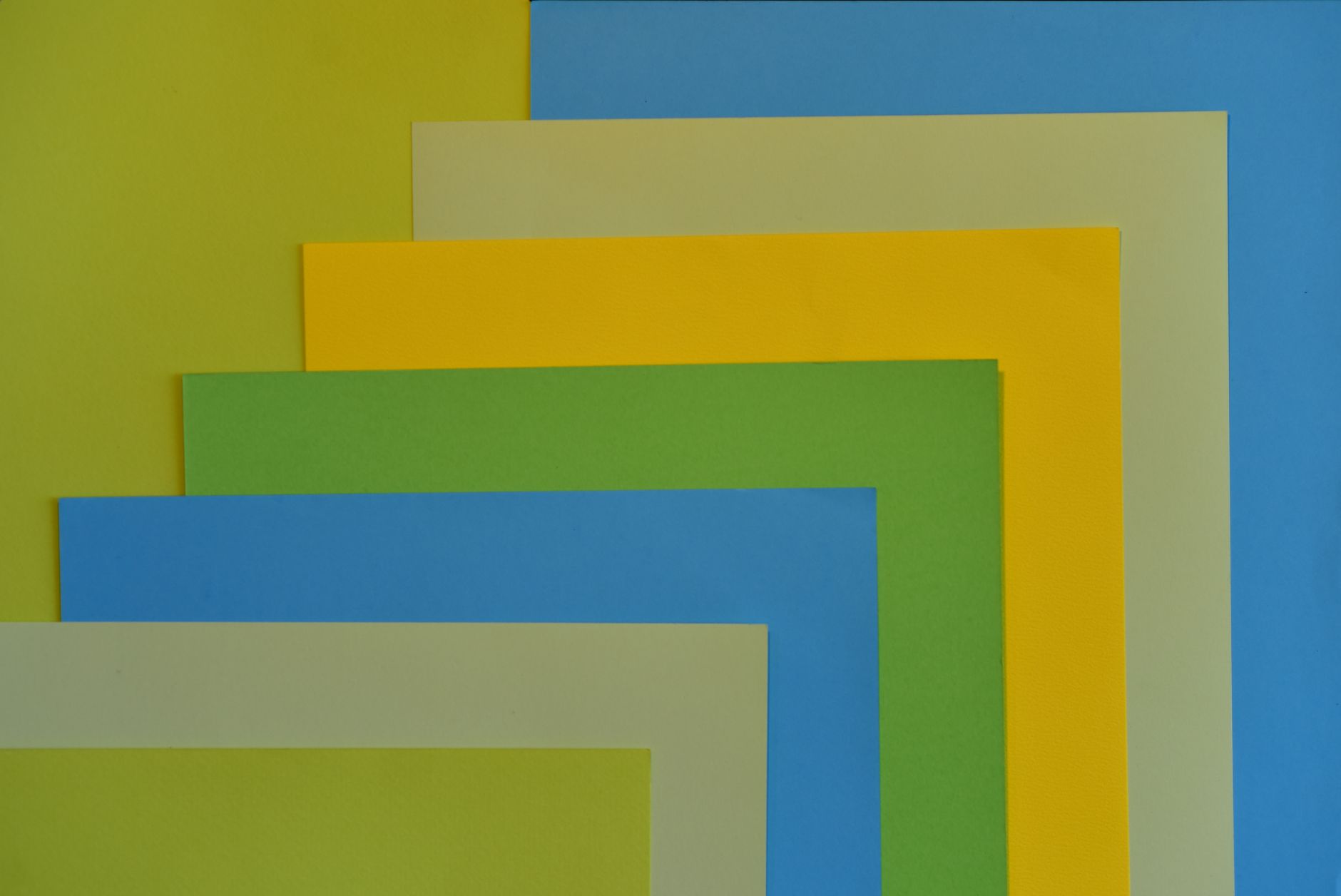 Couleur complémentaire du vert et théorie des couleurs appliquée à la maison — palette de couleurs verte design intérieur