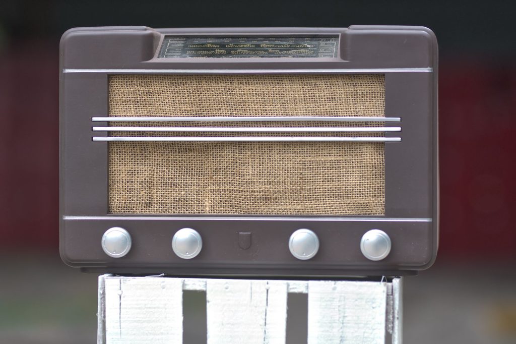 Radio ancienne comment dater, évaluer — outils de restauration radio vintage