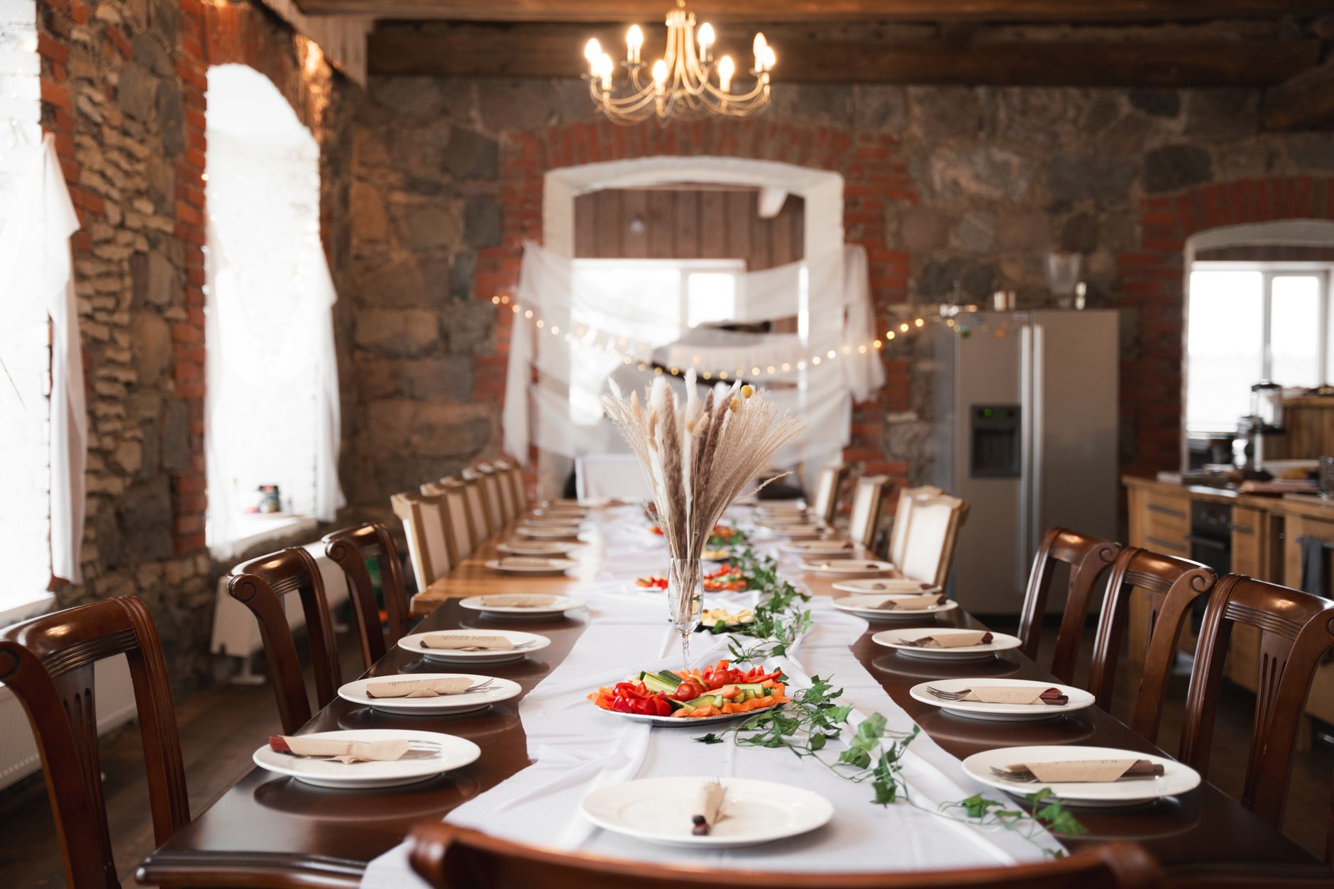 Quelle longueur de table pour 20 personnes selon la disposition des places ? — grande table à manger pour vingt personnes