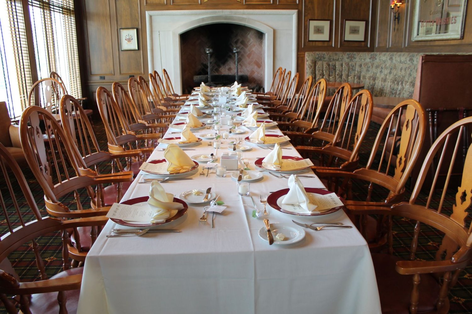Quelle longueur de table pour 20 personnes assises confortablement ?